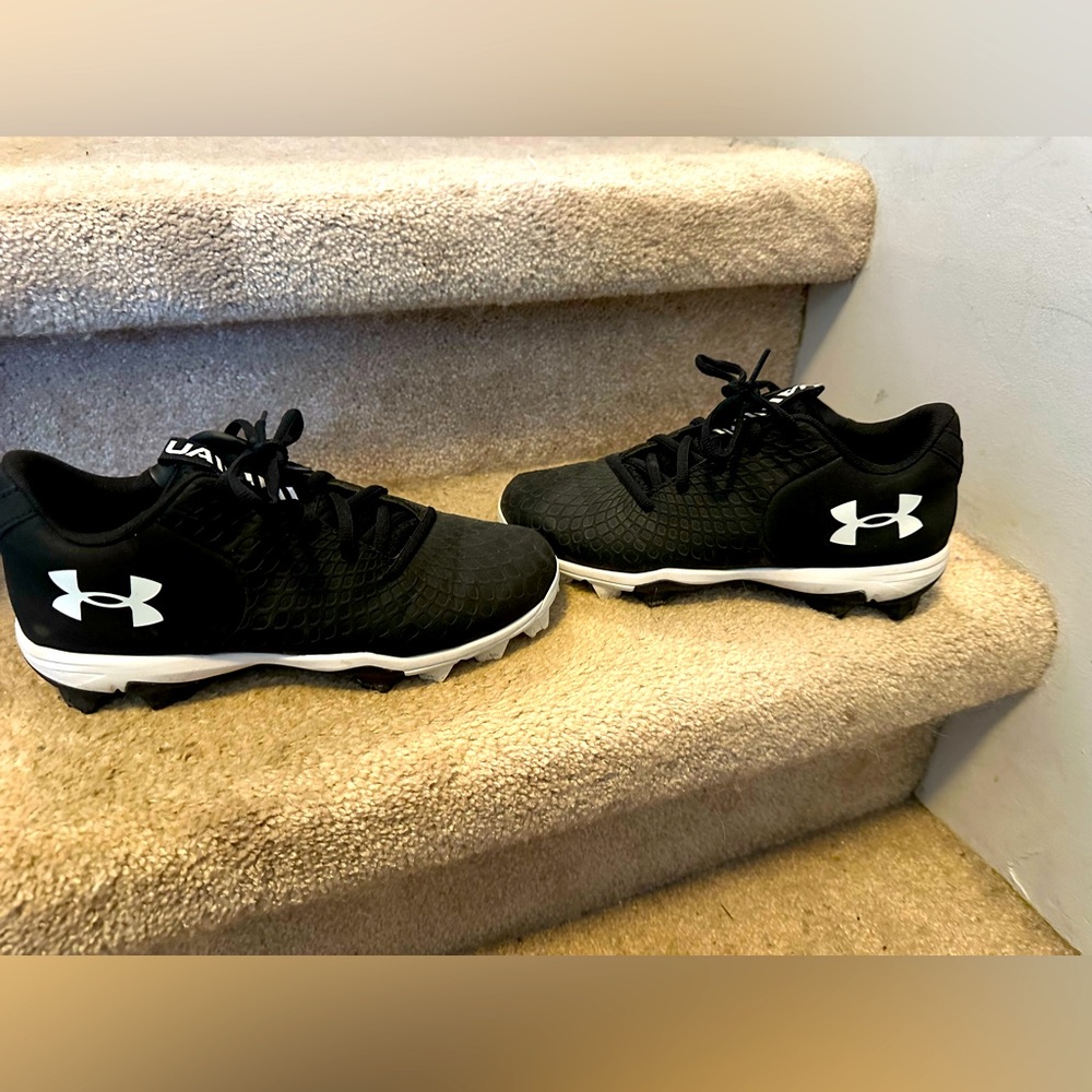 Kids UA cleats - worn 2x!  Smoke free home